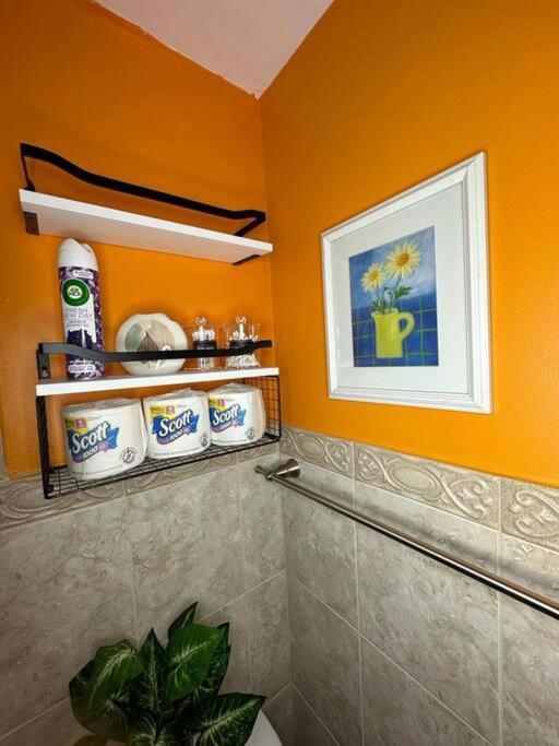 Sleeps 3, Casa Tropical In Miami Lägenhet Exteriör bild